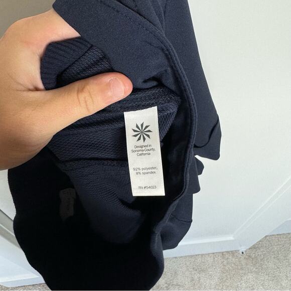 Athleta Midtown 4” Navy Blue Drawstring Cuffed Shorts Size XS - Picture 7 of 8